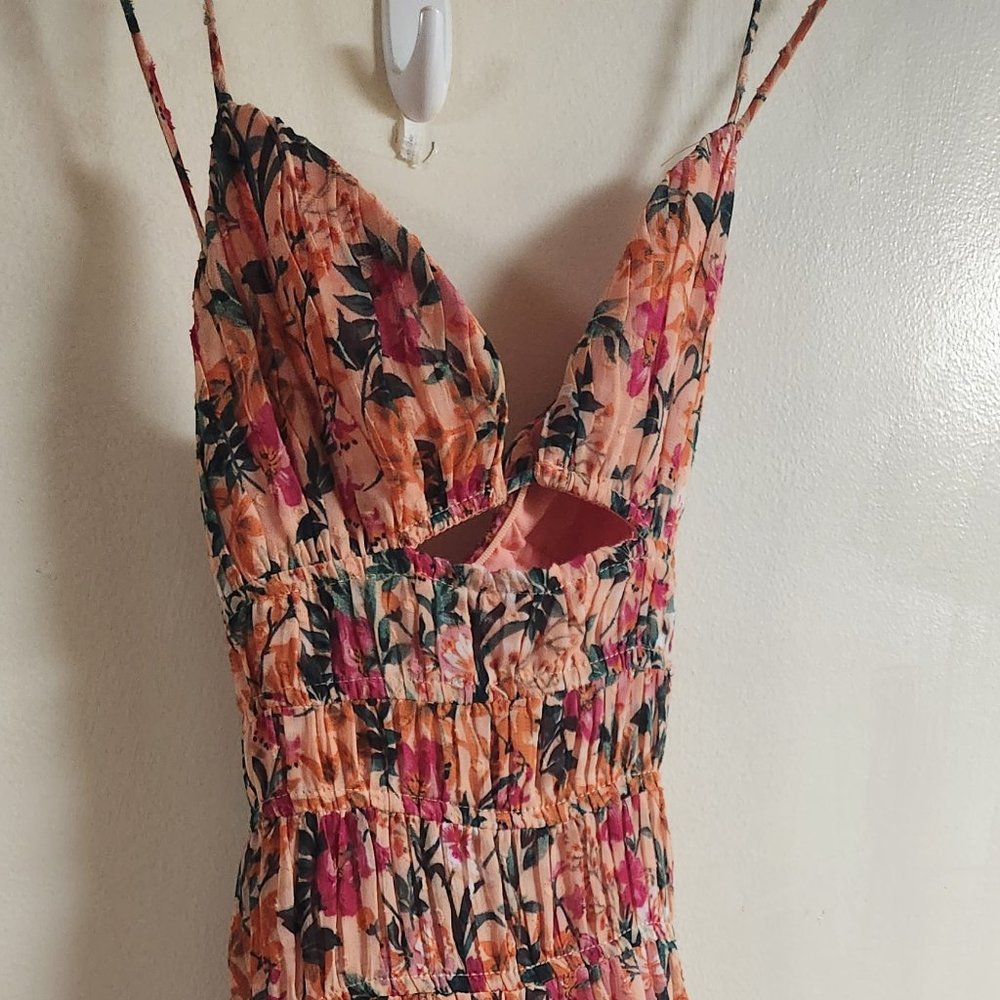 ASTR The Label Tropics Dress in Peach Fuchsia Floral